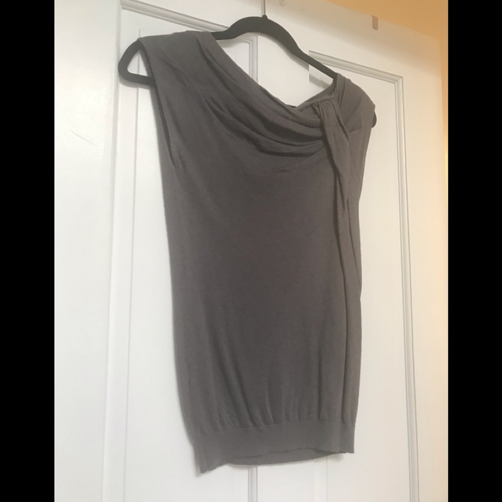 Used - Picture 1 of 2